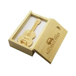 Unidade flash USB de madeira para guitarra